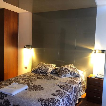 Hotel Bacastell Quito Extérieur photo