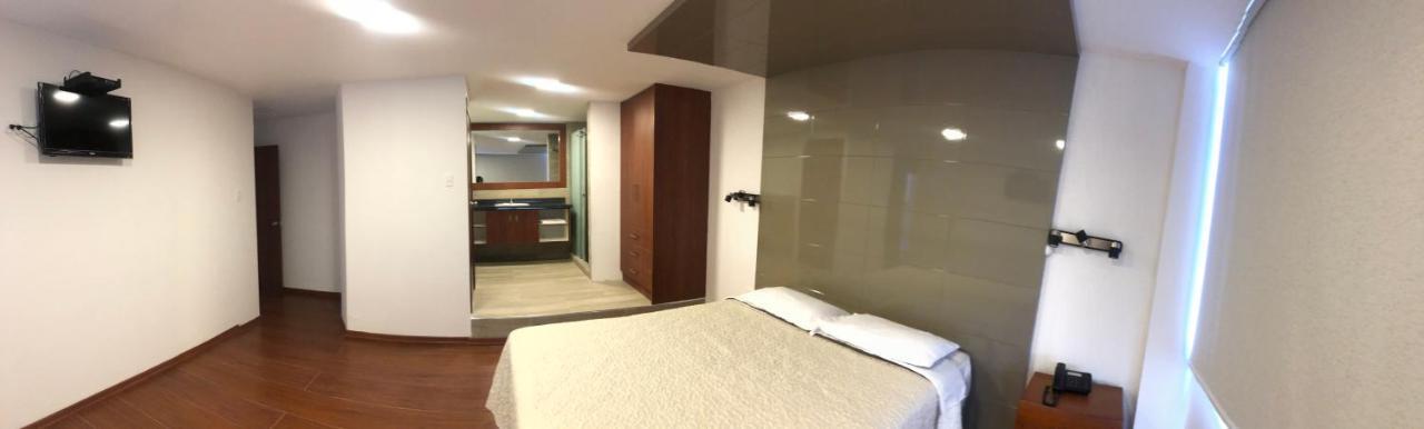 Hotel Bacastell Quito Extérieur photo