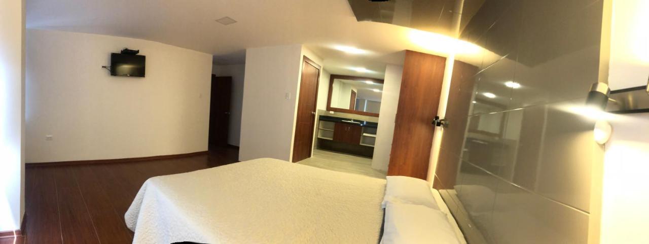 Hotel Bacastell Quito Extérieur photo
