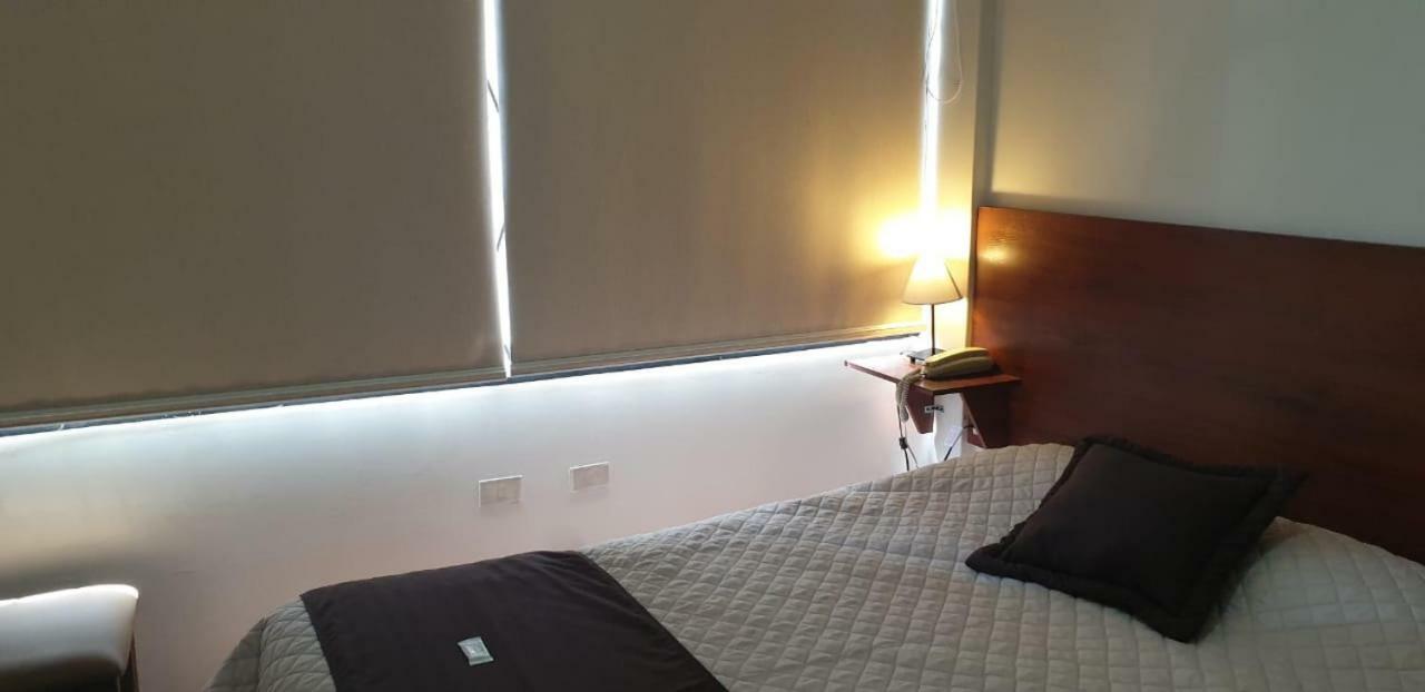 Hotel Bacastell Quito Extérieur photo